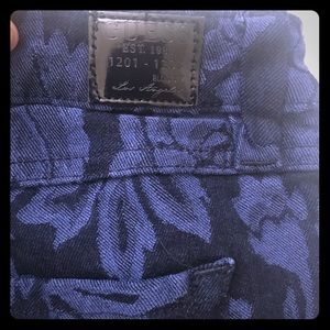 Floral Guess Britney skinny jeans